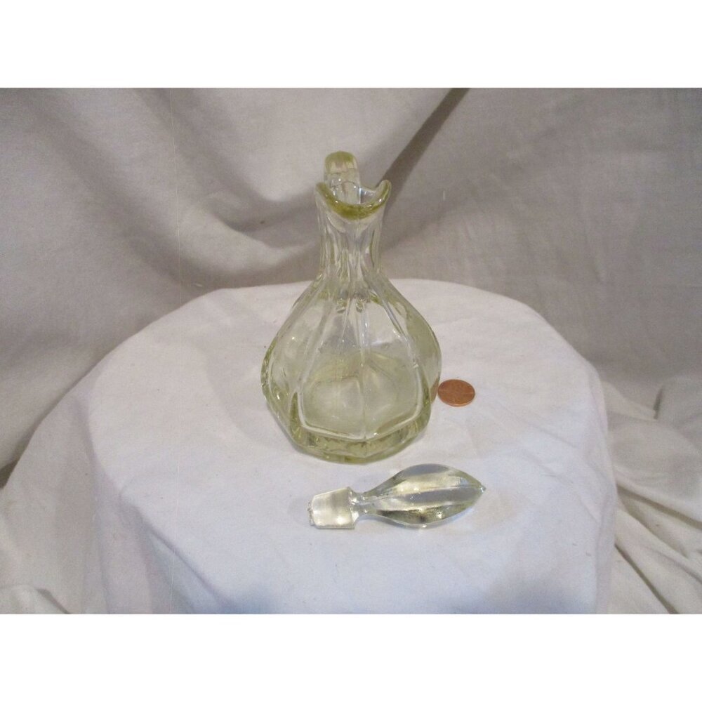 Decanter Cruet Caster Pitcher stopper Vintage Syrup vinegar oil yellow hue glass - Picture 3 of 5